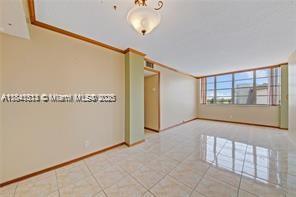 2025 NE 164th St in North Miami Beach, FL - Building Photo - Building Photo