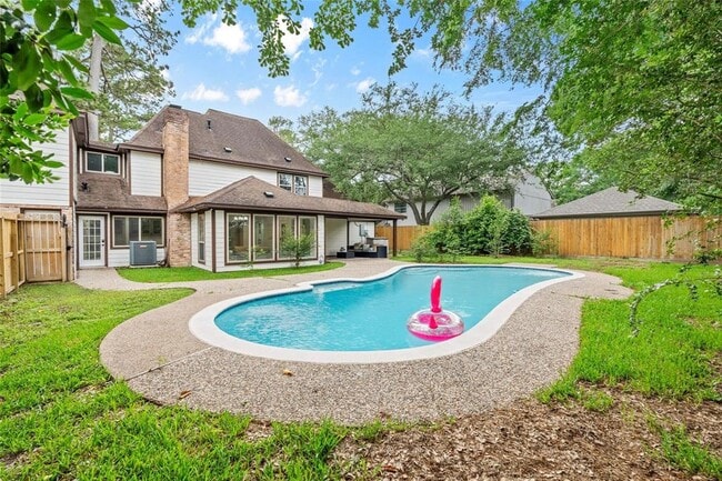 5502 Graystone Ln