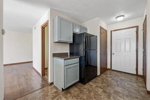 1027 Acacia Dr NE in Cedar Rapids, IA - Building Photo