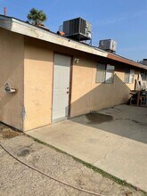 2113 W Inyo Ave in Tulare, CA - Building Photo - Building Photo