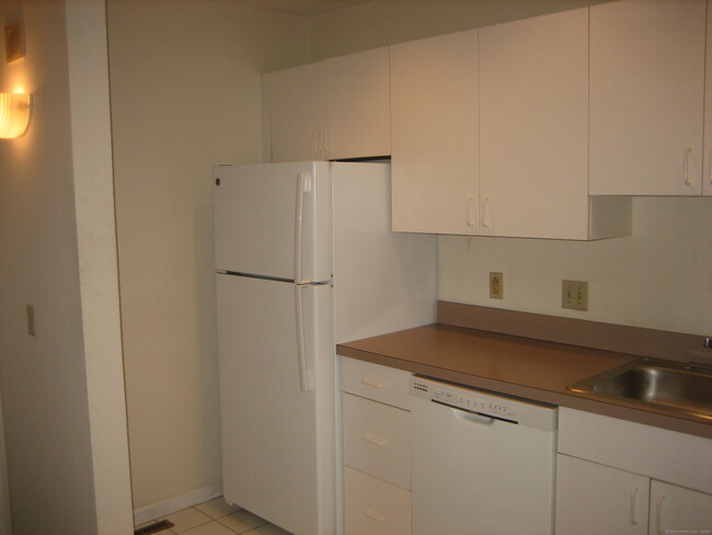 41 Glenrock in Norwalk, CT - Building Photo - Building Photo