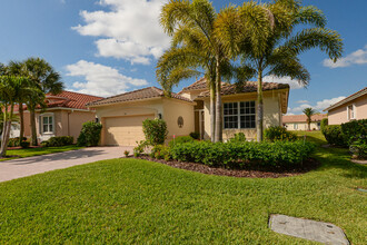 421 Sunview Way in Port St. Lucie, FL - Foto de edificio - Building Photo