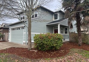 2495 Mountain Terrace in Eugene, OR - Building Photo