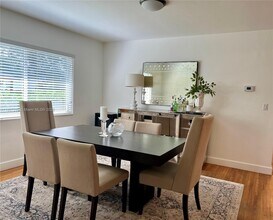 5800 SW 100th St in Pinecrest, FL - Foto de edificio - Building Photo