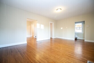 2122 South Ave in Toledo, OH - Foto de edificio - Building Photo