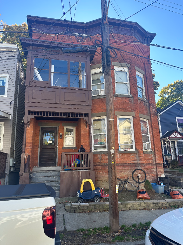 9 Center St