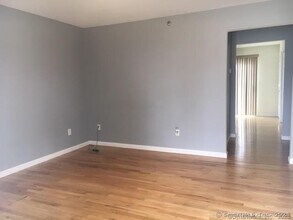 108 Mohican Ave in Waterbury, CT - Building Photo - Building Photo