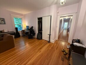 87 Browne St, Unit 1 in Brookline, MA - Building Photo - Building Photo