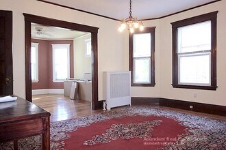 58 Dartmouth St, Unit 1 in Belmont, MA - Foto de edificio - Building Photo