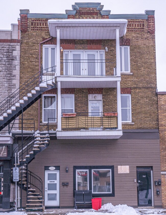 785-787 4E Rue De La Pointe