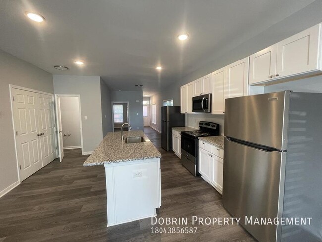 2053 Moore St in Richmond, VA - Building Photo - Building Photo