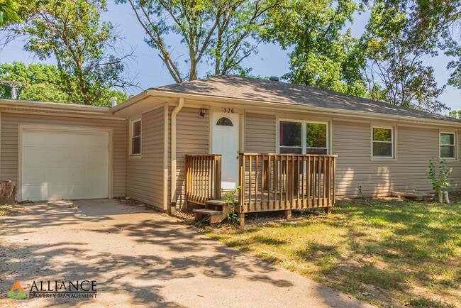 1526 Jarvis Dr in Manhattan, KS - Building Photo - Building Photo