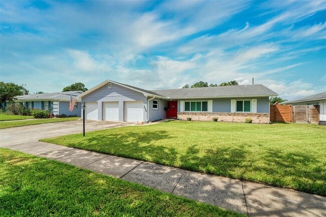 property at 3024 Saratoga Dr