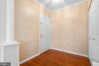 6990 Falls Reach Dr in Falls Church, VA - Building Photo - Building Photo