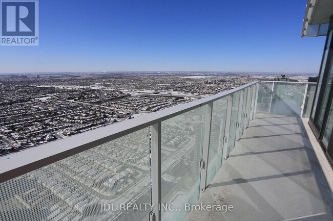 3900 Confederation Pkwy in Mississauga, ON - Building Photo - Building Photo