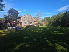31 Poquanticut Ave in Easton, MA - Building Photo - Building Photo