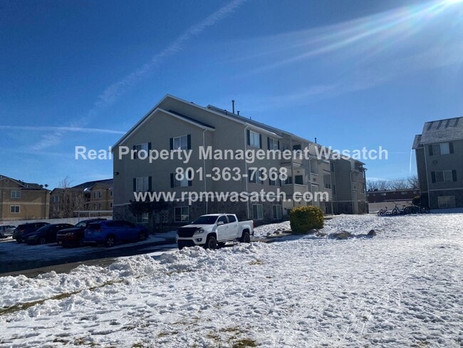 8051 W Copperfield Pl in Magna, UT - Building Photo - Building Photo