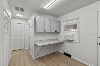 520 Booker St-Unit -3 in Lexington, KY - Foto de edificio - Building Photo