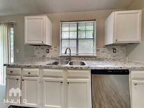 7803 Chase Woods Dr in Jonesboro, GA - Building Photo - Building Photo