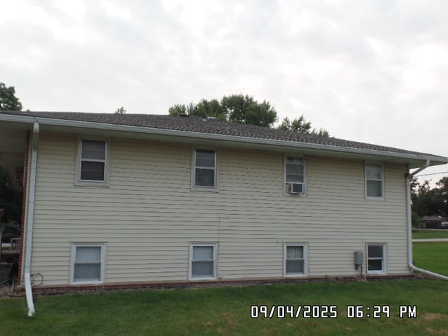 210 W 8th St in Woodward, IA - Building Photo - Building Photo