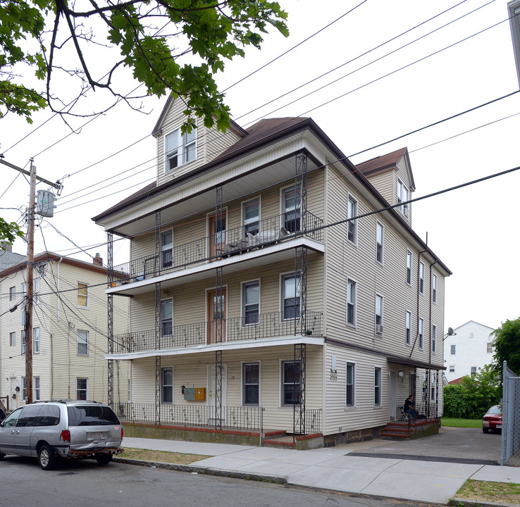 28 Holly St in New Bedford, MA - Foto de edificio