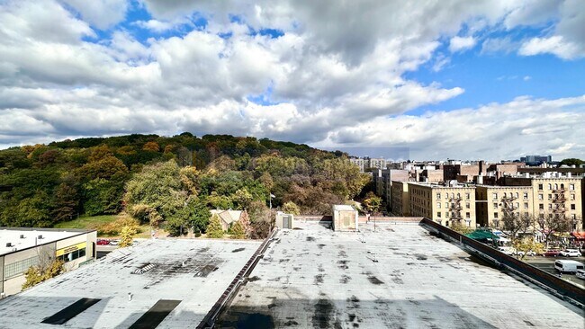 1803 Riverside Dr in New York, NY - Building Photo - Building Photo