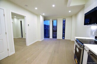 41-26-41-44 44th St in Queens, NY - Building Photo - Building Photo