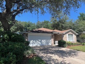 1412 Pearl S Buck Ct in Niceville, FL - Building Photo
