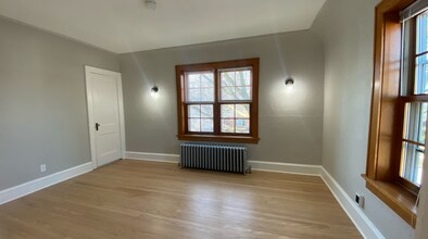1802 E Howard Ave, Unit 3 in Milwaukee, WI - Foto de edificio - Building Photo