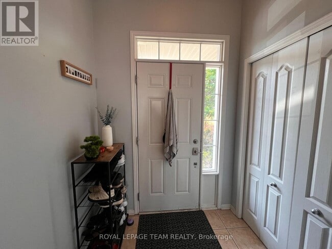 747 Nakina Way in Ottawa, ON - Building Photo - Building Photo