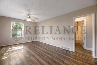 317 W Kinkaid Ave in Wichita, KS - Building Photo - Building Photo