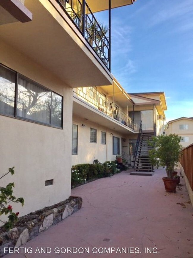 100 S Chester Ave in Pasadena, CA - Building Photo - Building Photo