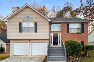 5347 Sapphire Cir in Ellenwood, GA - Building Photo