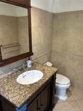 262 NE 96th St in Miami Shores, FL - Foto de edificio - Building Photo