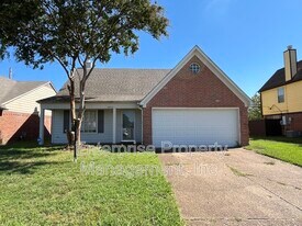8452 Creek Front Dr in Memphis, TN - Building Photo