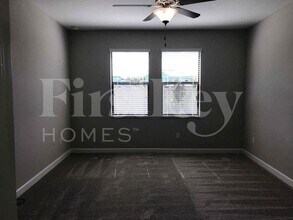 9835 Ivory Dr in Sun City Center, FL - Building Photo - Building Photo