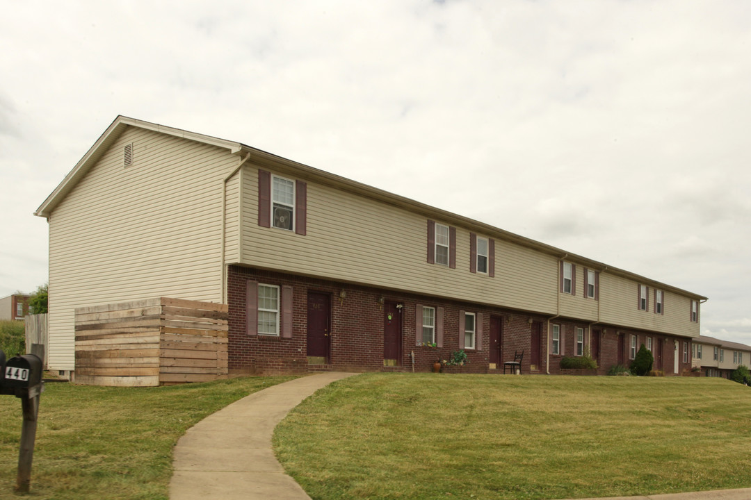 Midland Townhomes in Shelbyville, KY - Building Photo