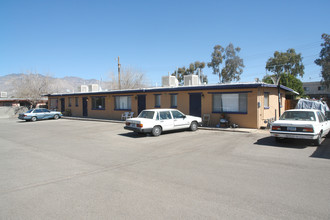 3417 E Lind Rd in Tucson, AZ - Building Photo - Building Photo