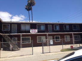 905 Daisy Ave in Long Beach, CA - Building Photo