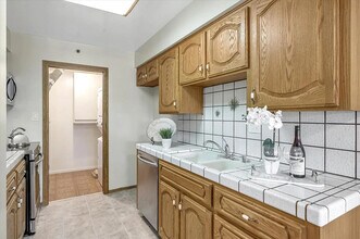 2435 Rowntree Way in South San Francisco, CA - Building Photo - Building Photo