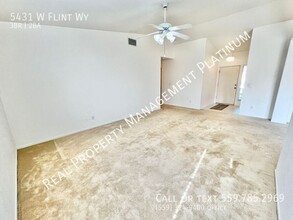 5431 W Flint Way in Fresno, CA - Building Photo - Building Photo