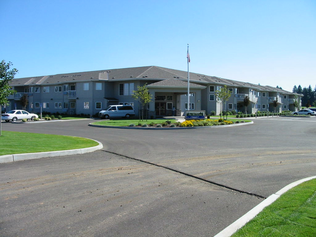 The Meadows at Hope Village in Canby, OR - Foto de edificio - Building Photo