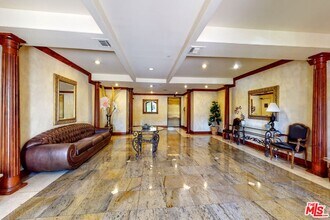 353 S Reeves Dr in Beverly Hills, CA - Building Photo - Building Photo