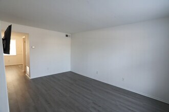 519 Parkdale Dr in Charleston, SC - Building Photo - Building Photo