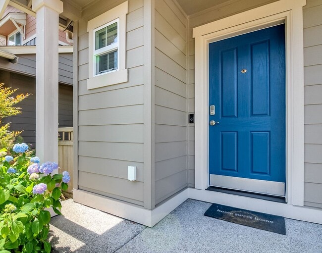 3684 London Loop NE in Lacey, WA - Building Photo - Building Photo