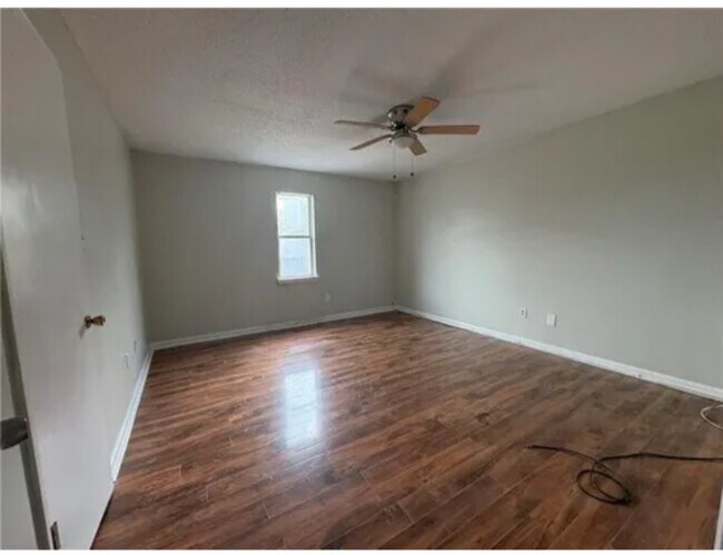 9400 Hayne Blvd, Unit C in New Orleans, LA - Building Photo - Building Photo