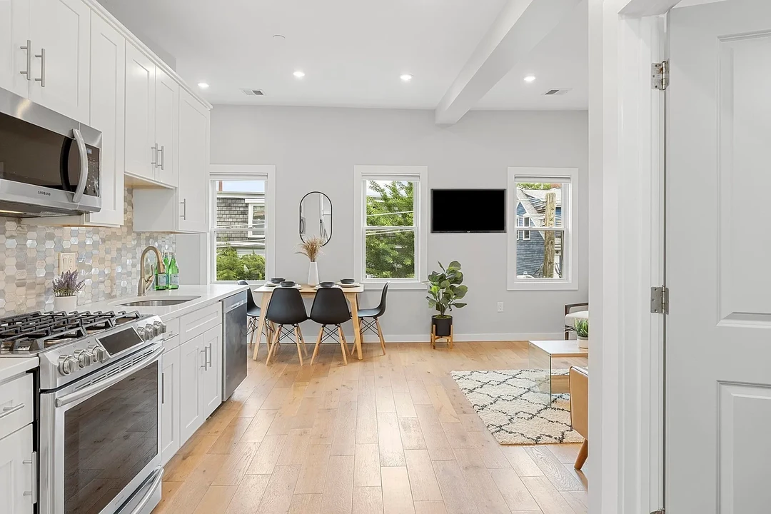 338 Hurley St, Unit 3 in Cambridge, MA - Building Photo