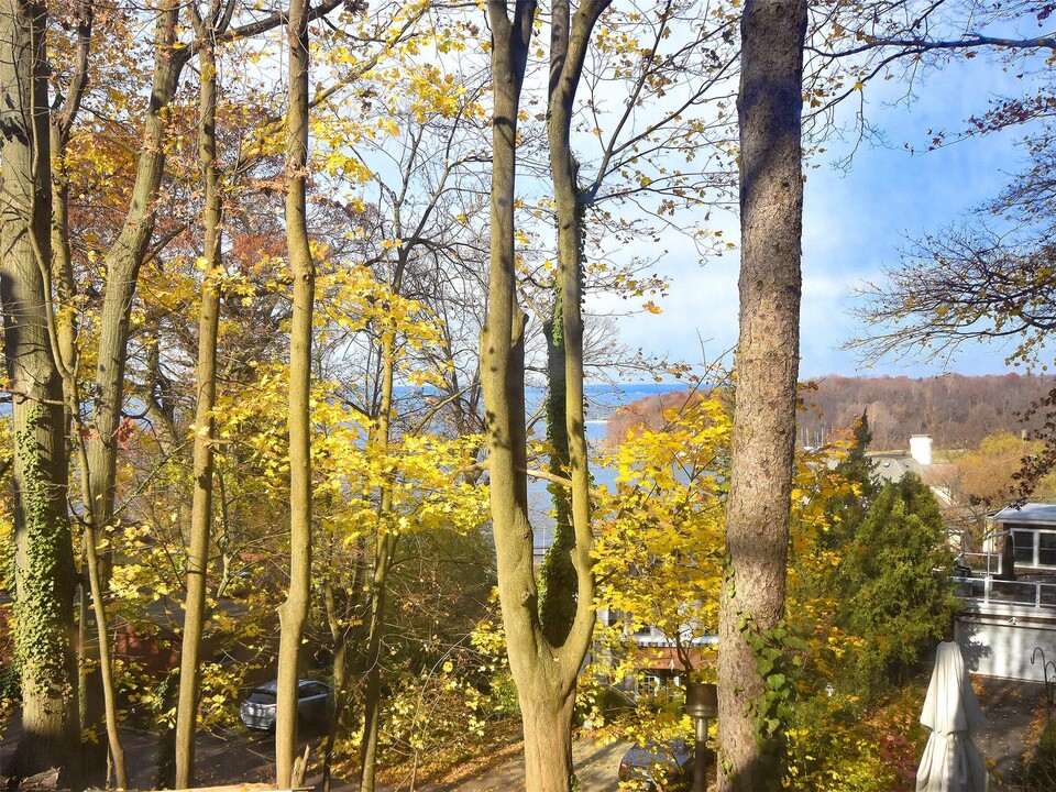 42 Central Ave in Sea Cliff, NY - Building Photo