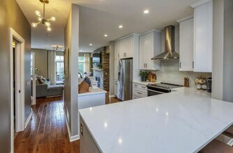 221 1st Ave NE in Minneapolis, MN - Building Photo - Building Photo