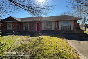 3302 Charriton Dr in Houston, TX - Building Photo